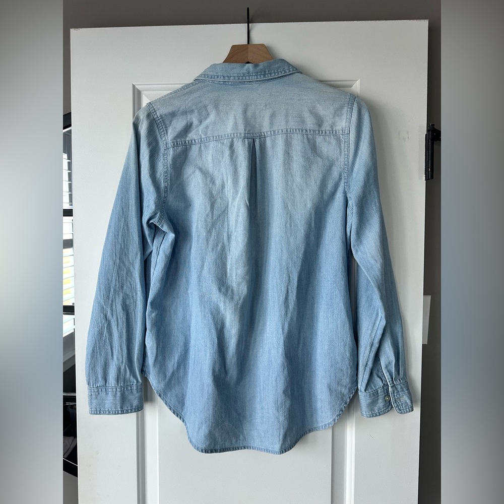 Old Navy Light Blue Denim Button-Down Shirt - Picture 2 of 8